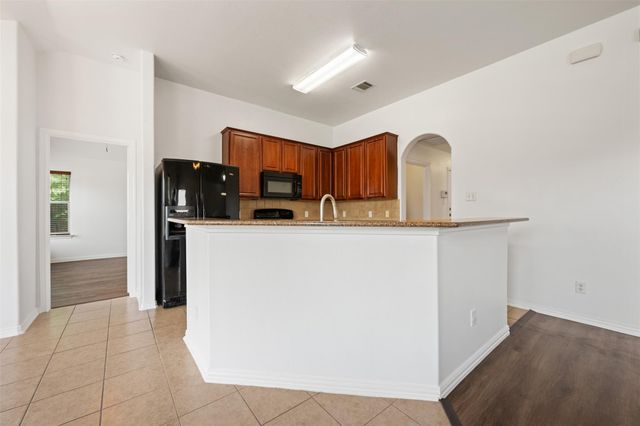 382 Bloomsbury DR, Kyle, TX 78640