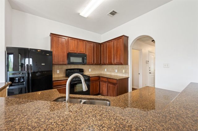 382 Bloomsbury DR, Kyle, TX 78640