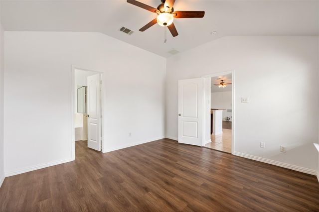 382 Bloomsbury DR, Kyle, TX 78640