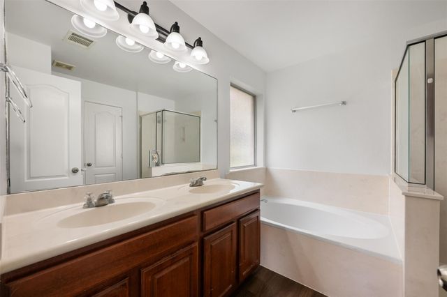 382 Bloomsbury DR, Kyle, TX 78640