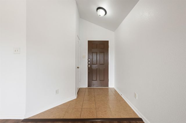 382 Bloomsbury DR, Kyle, TX 78640