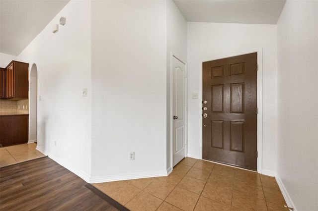 382 Bloomsbury DR, Kyle, TX 78640