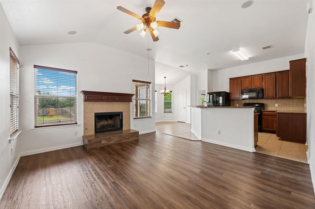 382 Bloomsbury DR, Kyle, TX 78640