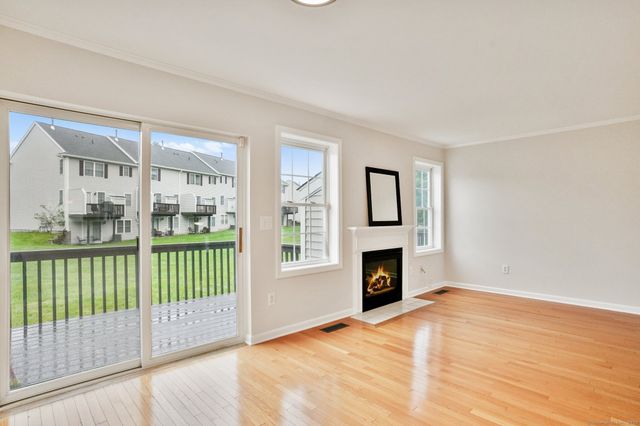 1802 Pinnacle Way 1802, Danbury, CT 06811