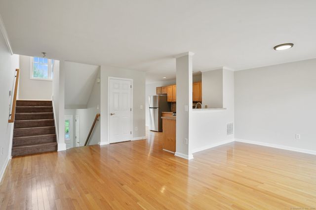 1802 Pinnacle Way 1802, Danbury, CT 06811