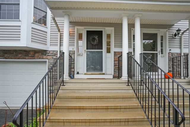 1802 Pinnacle Way 1802, Danbury, CT 06811
