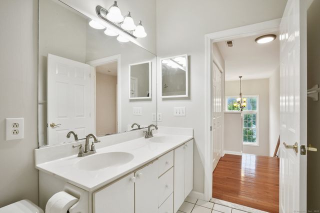1802 Pinnacle Way 1802, Danbury, CT 06811