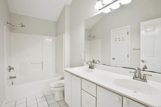 1802 Pinnacle Way 1802, Danbury, CT 06811