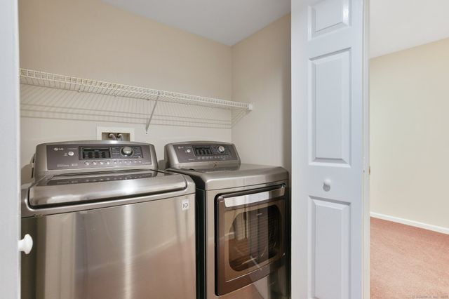 1802 Pinnacle Way 1802, Danbury, CT 06811