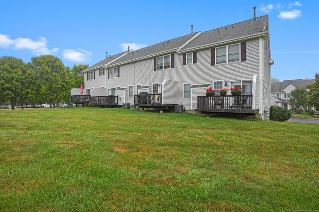 1802 Pinnacle Way 1802, Danbury, CT 06811