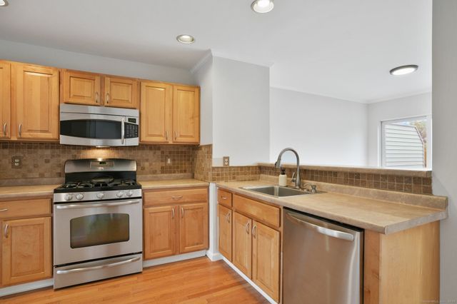 1802 Pinnacle Way 1802, Danbury, CT 06811