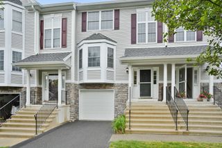 1802 Pinnacle Way 1802, Danbury, CT 06811