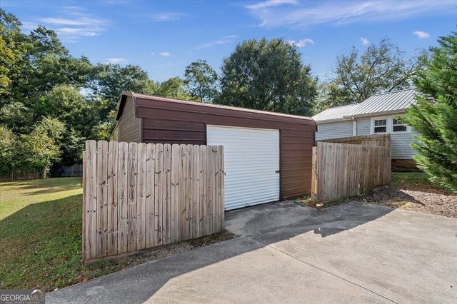 423 N White Street, Carrollton, GA 30117