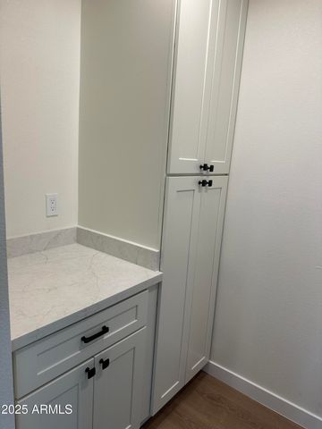 6712 E BEVERLY Lane, Scottsdale, AZ 85254