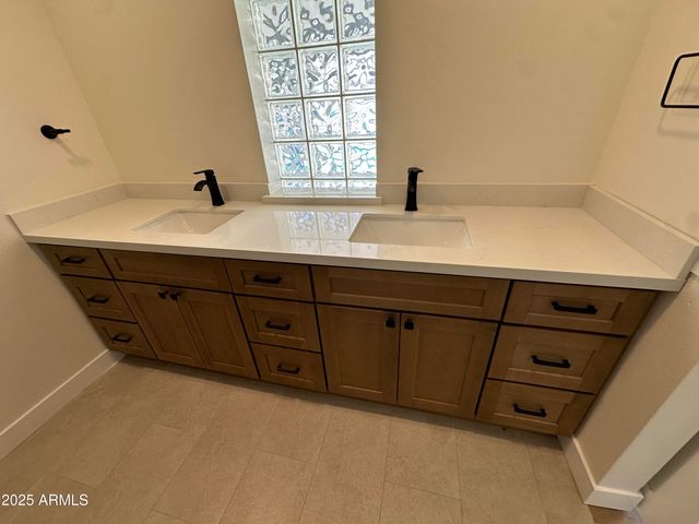 6712 E BEVERLY Lane, Scottsdale, AZ 85254