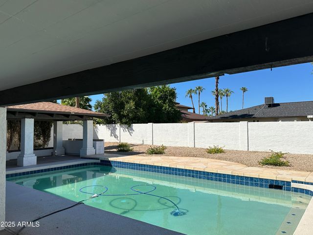 6712 E BEVERLY Lane, Scottsdale, AZ 85254