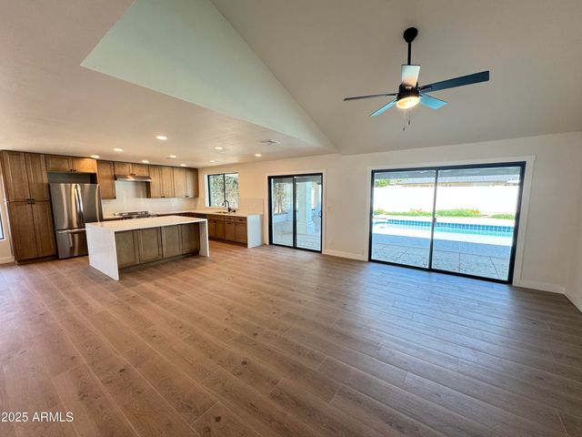 6712 E BEVERLY Lane, Scottsdale, AZ 85254