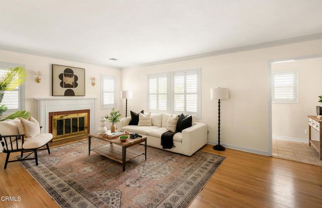 1587 N Harding Avenue, Pasadena, CA 91104