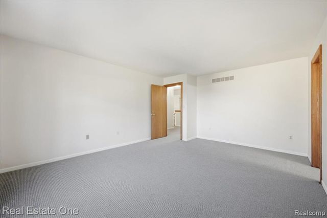 2251 Crystal Drive, Rochester Hills, MI 48309