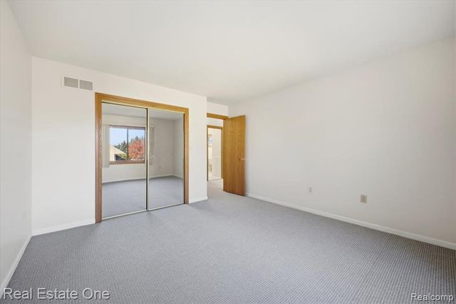 2251 Crystal Drive, Rochester Hills, MI 48309