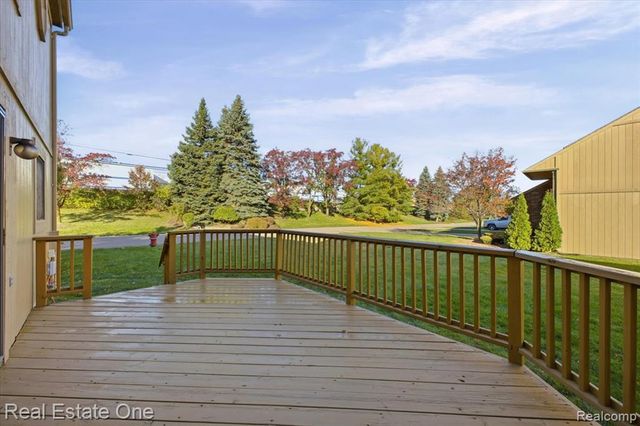 2251 Crystal Drive, Rochester Hills, MI 48309