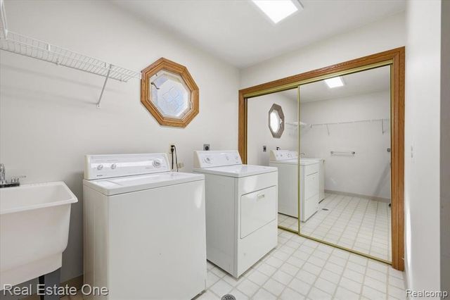 2251 Crystal Drive, Rochester Hills, MI 48309