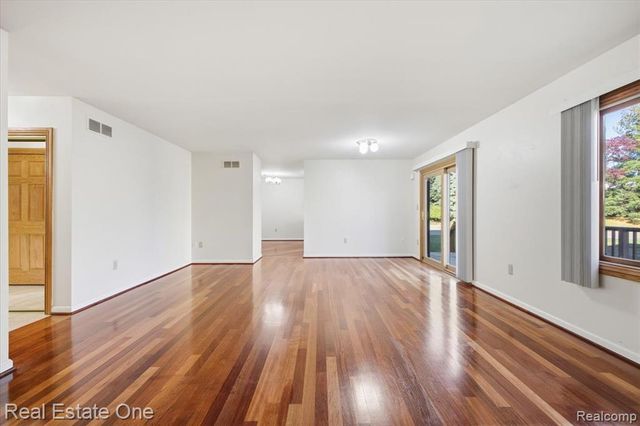 2251 Crystal Drive, Rochester Hills, MI 48309