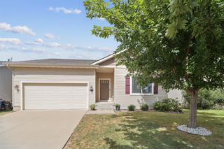 2434 River Meadows Drive, Des Moines, IA 50320