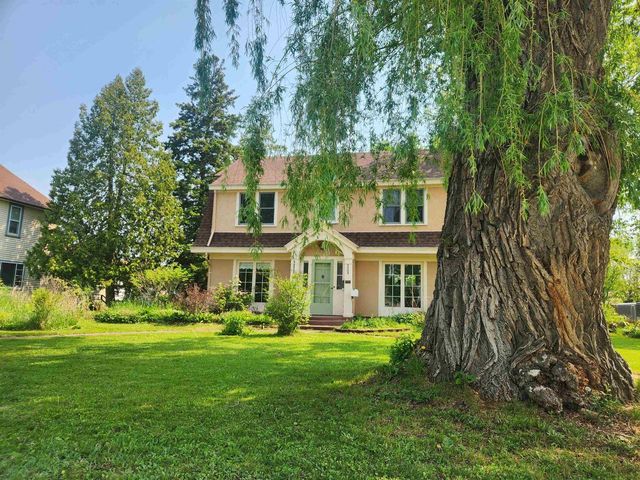 822 MacArthur Ave, Ashland, WI 54806