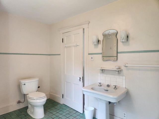 822 MacArthur Ave, Ashland, WI 54806