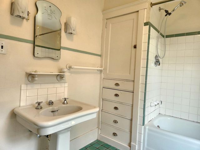 822 MacArthur Ave, Ashland, WI 54806