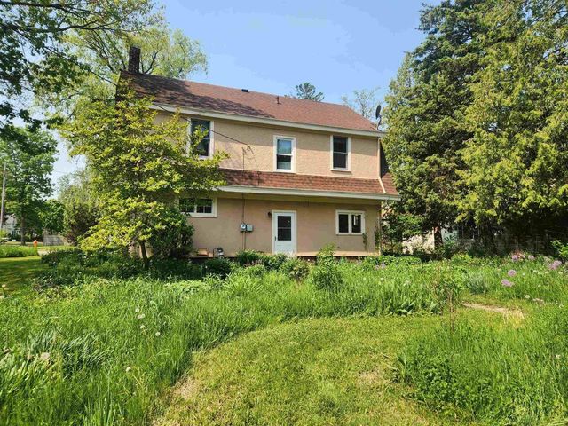 822 MacArthur Ave, Ashland, WI 54806