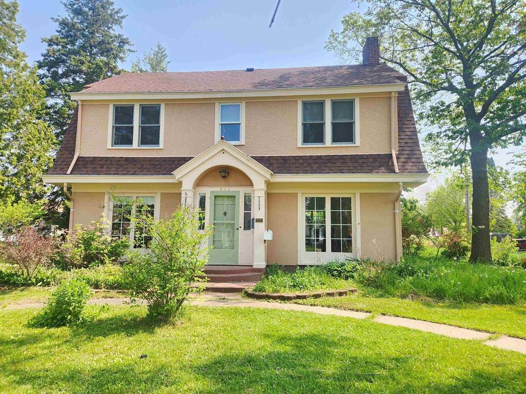 822 MacArthur Ave, Ashland, WI 54806