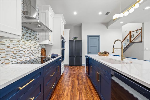 6325 11TH AVENUE S, Gulfport, FL 33707