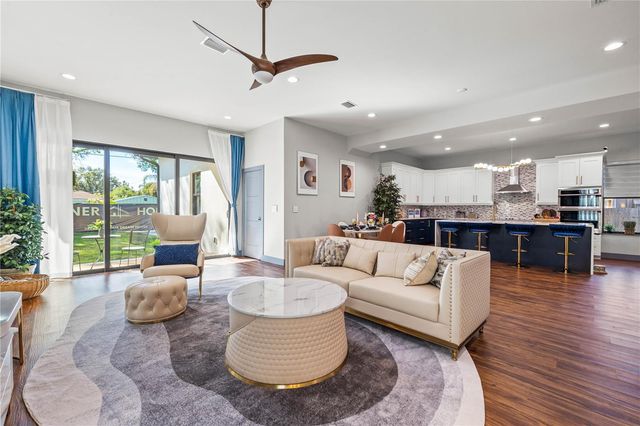 6325 11TH AVENUE S, Gulfport, FL 33707