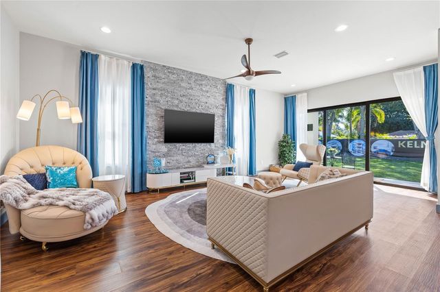 6325 11TH AVENUE S, Gulfport, FL 33707