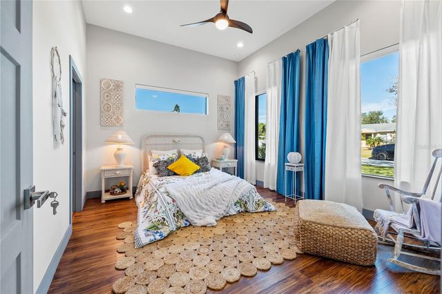 6325 11TH AVENUE S, Gulfport, FL 33707