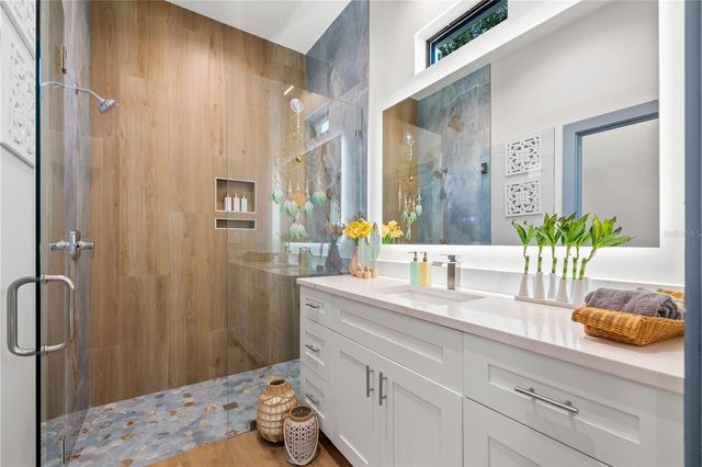 6325 11TH AVENUE S, Gulfport, FL 33707