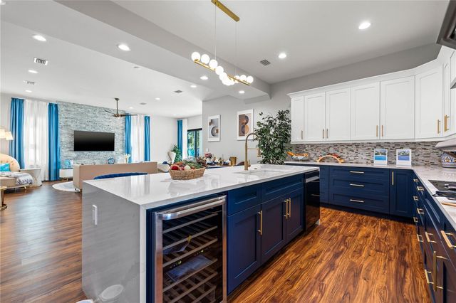 6325 11TH AVENUE S, Gulfport, FL 33707