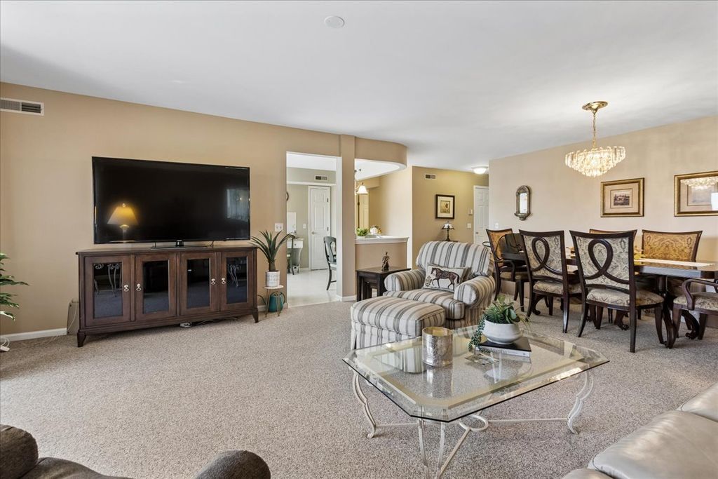 710 CREEKSIDE Drive 504, Mount Prospect, IL 60056 — photo 5