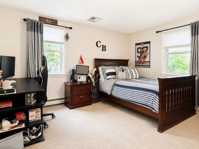 28 Park Ave West, Weymouth, MA 02190