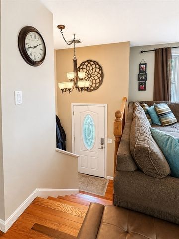 28 Park Ave West, Weymouth, MA 02190