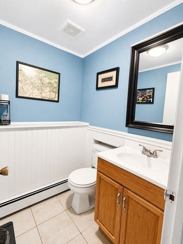 28 Park Ave West, Weymouth, MA 02190