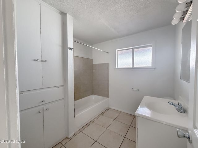 3114 E HUBBELL Street B, Phoenix, AZ 85016