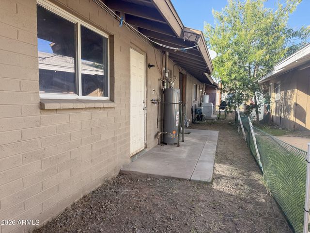 3114 E HUBBELL Street B, Phoenix, AZ 85016
