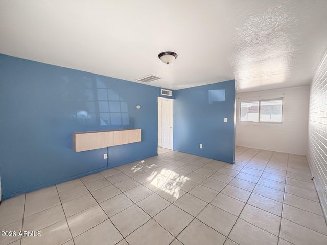 3114 E HUBBELL Street B, Phoenix, AZ 85016