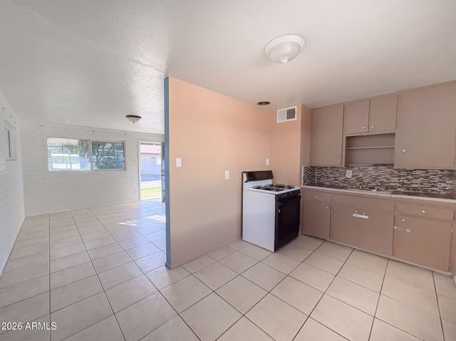 3114 E HUBBELL Street B, Phoenix, AZ 85016