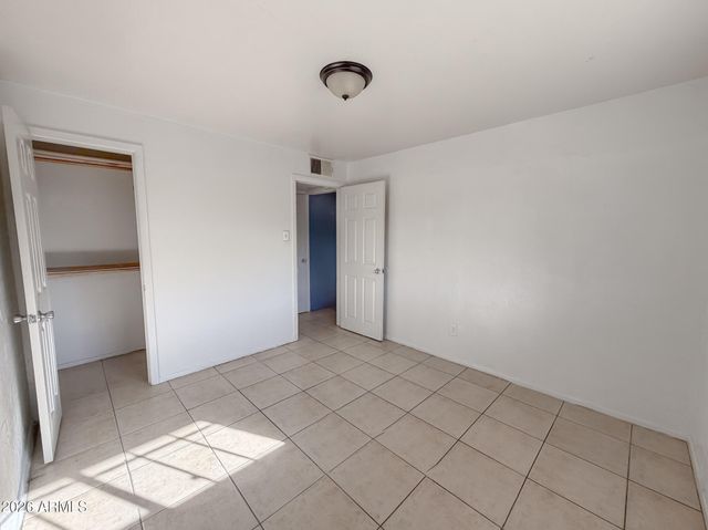 3114 E HUBBELL Street B, Phoenix, AZ 85016