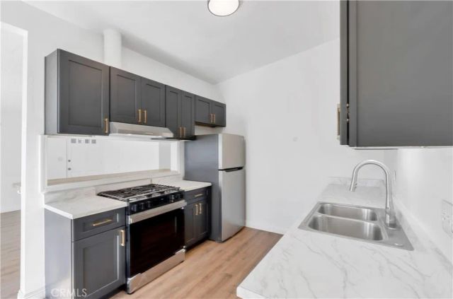 425 Ford, Costa Mesa, CA 92627
