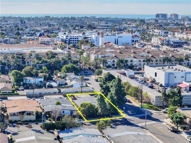 425 Ford, Costa Mesa, CA 92627